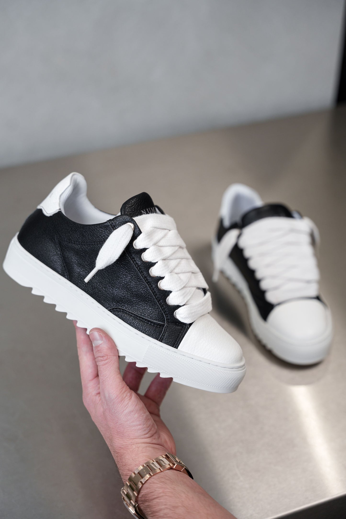 Atelier - Acrylic Black Leather